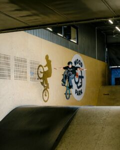 Trening BMX-u na skateparku – BMX School